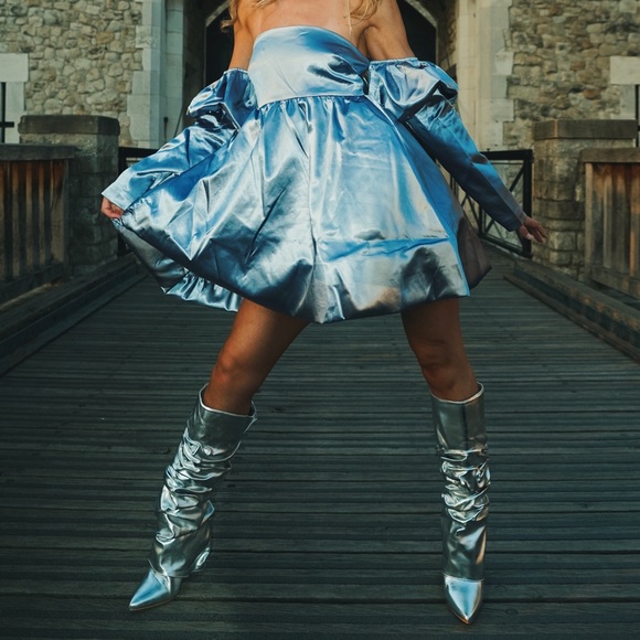 Azalea Wang Zumma-Silver Boots Size 7.5 from Akira - Picture 5 of 5